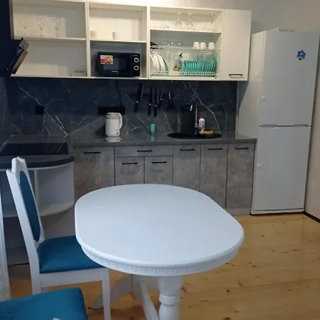 Black & White House * Mykulychyn