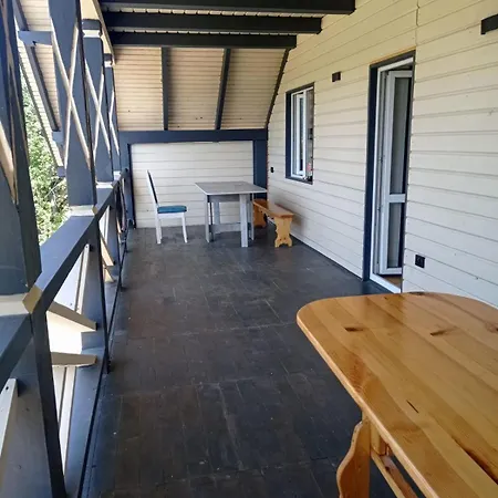 Black & White House Appartamento Mykulychyn