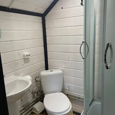 Black & White House *