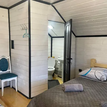 Black & White House *