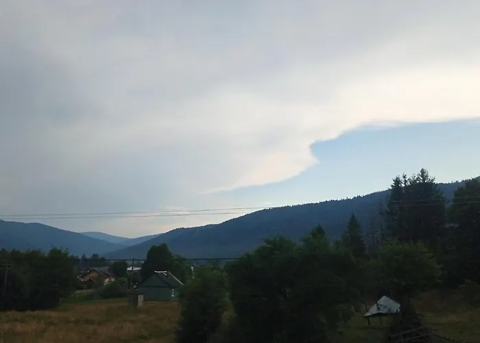 Black & White House *