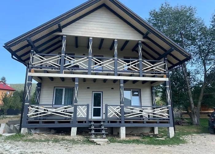 Black & White House Mykulychyn